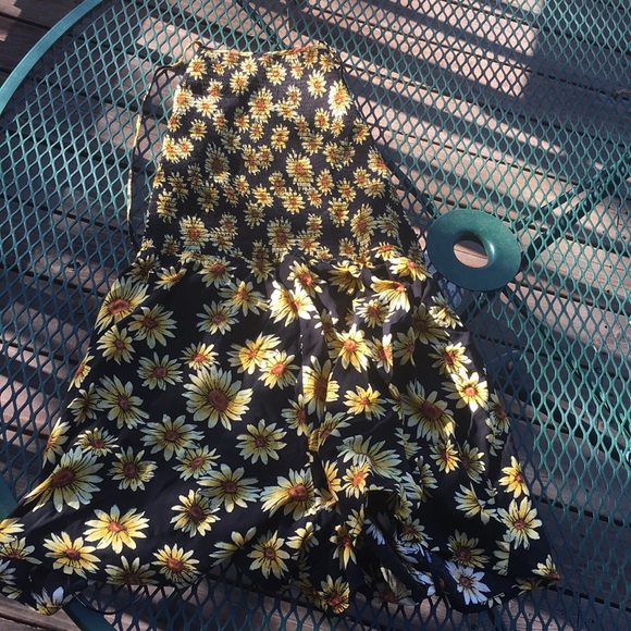 Forever 21 Sunflower floral romper - Picture 2 of 5